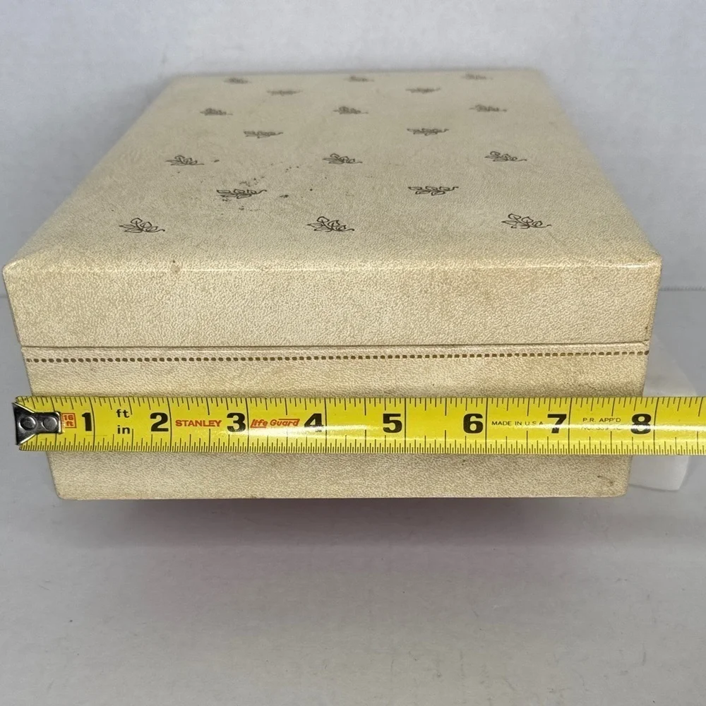 Vintage 1970's Cream and Gold Leaf Pattern Faux Leather Jewelry Box no key